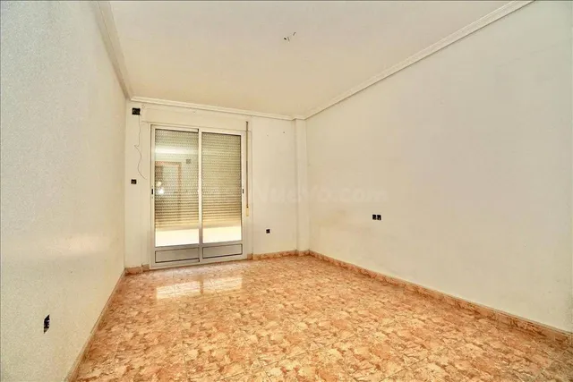 PISO | Tres dormitorios y muchas posibilidades en Catral - foto 2