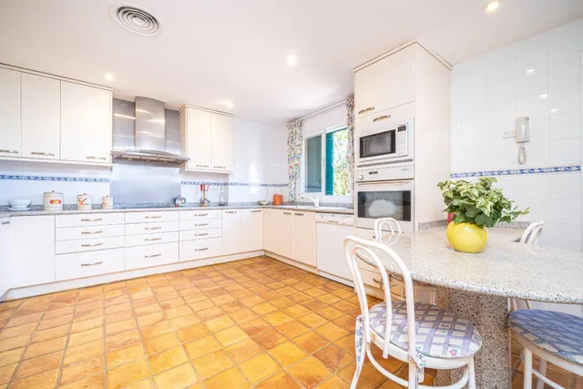 Exclusiva vivienda con jardín y piscina privada en Son Verí Nou — 14