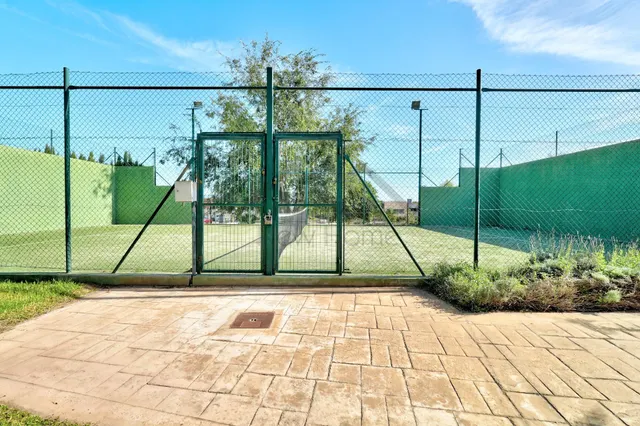 Exclusivo adosado esquinero en torre en conill: amplitud, privacidad y calidad de vida — 14