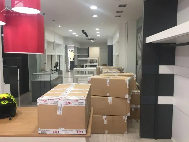 Amplio local comercial en el centro de Gandia — 3