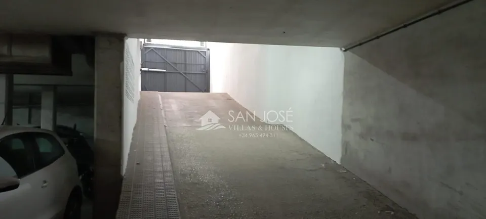SE VENDE PLAZA DE GARAJE EN ELCHE, ZONA TOSCAR .