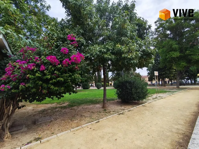 Casa adosada de dos plantas en La Rinconada: espacio, luz y comodidad para tu familia — 22