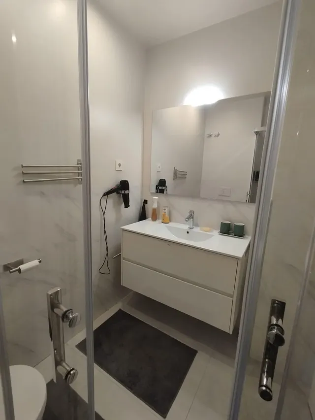 Precioso piso de dos dormitorios dos baños en urbanización cerrada con piscina, parking y trastero — 50