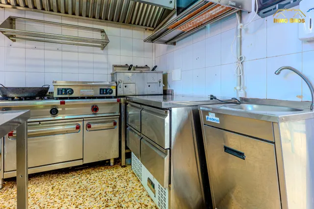 “Restaurante con licencia en 1.993 m2 de parcela y potencial para 3 viviendas en Hita” — 37
