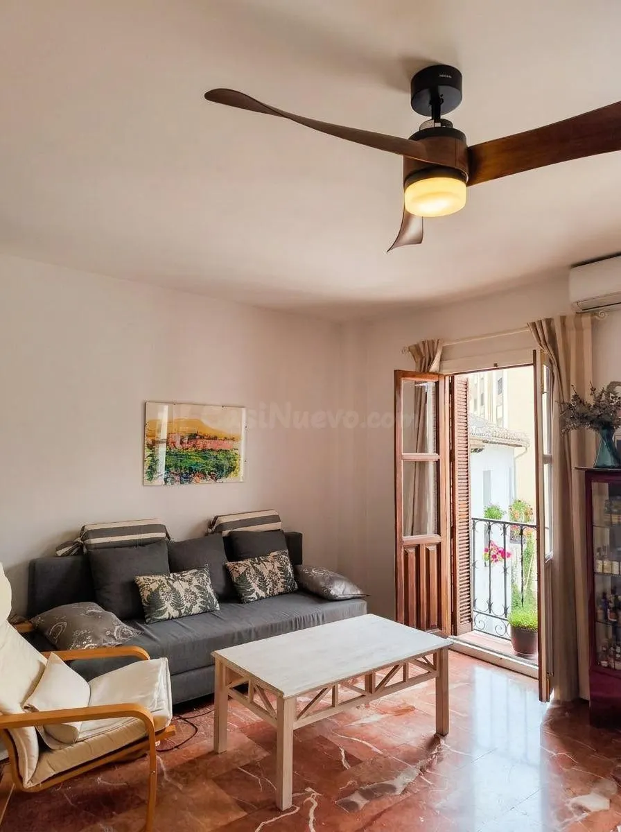 Oportunidad de Inversión y Vivienda en Granada Centro: Apartamento Luminoso junto a Gran Vía ref: DLR00284