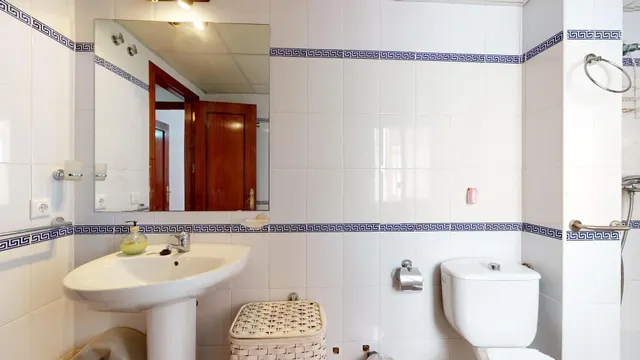 Encantador Piso en zona Fuente de la Salud — 24