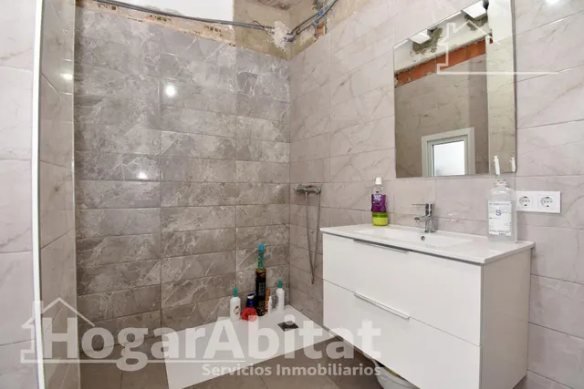 Planta baja acogedora y semireformada con patio — 30