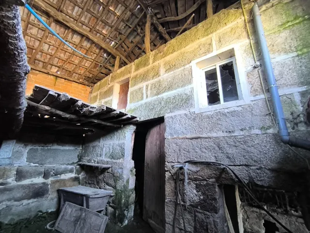 Casa de piedra a reformar. CALVOS (Taboadela) a 3km. Polígono. — 14