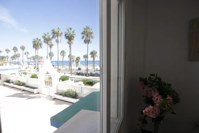 Vivienda en Benalmádena Costa a 50 metros de la playa, con vistas al mar — 24