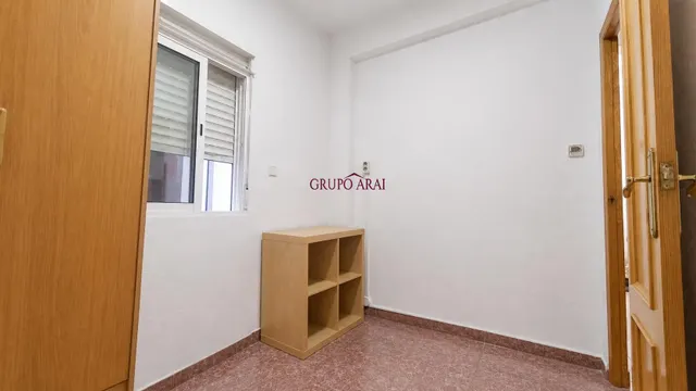 Se vende piso en calle Valencia — 8