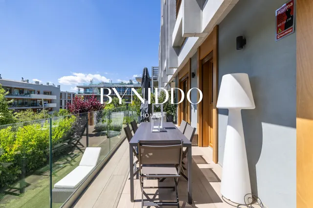 Exclusiva vivienda con dos espacios independientes, jardín privado y piscina en Can Mates — 8