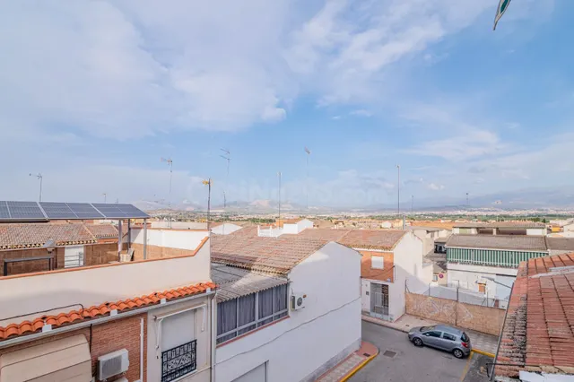 AMPLIO PISO REFORMADO CON TERRAZA Y VISTAS DESPEJADAS!! - foto 2