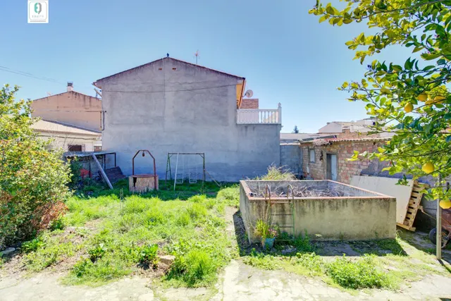 CASA CON TERRENO EN PLENO CENTRO DE ALBOLOTE — 17