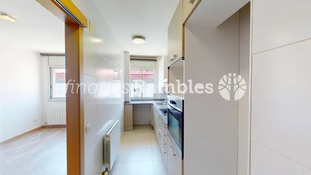 PISO PRÁCTICAMENTE NUEVO, EN LA TRANQUILA ZONA DEL BARRI SAN - foto 3