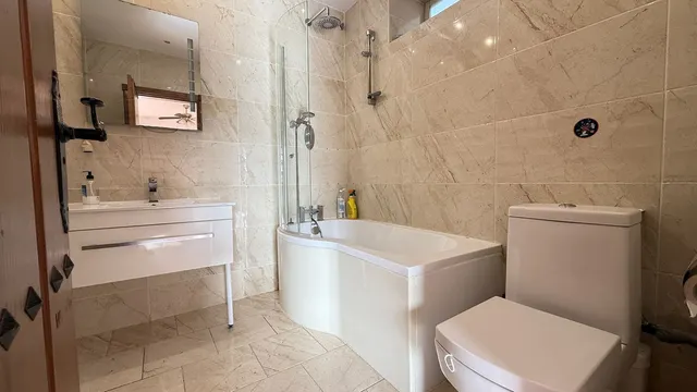 Chalet 5 habitaciones 230m² en venta - Centro — 18