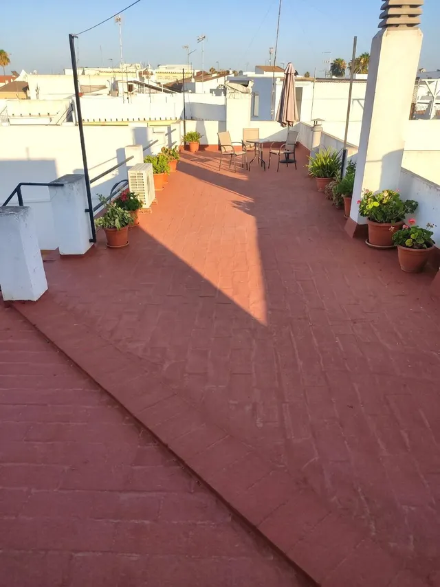 Magnífico edificio con dos viviendas independientes en Lepe – encanto andaluz y gran potencial de inversión — 7