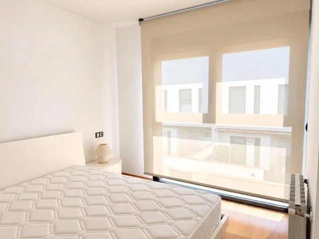 Moderno chalet adosado de 315m2 con gran garaje y piscina comunitaria — 14