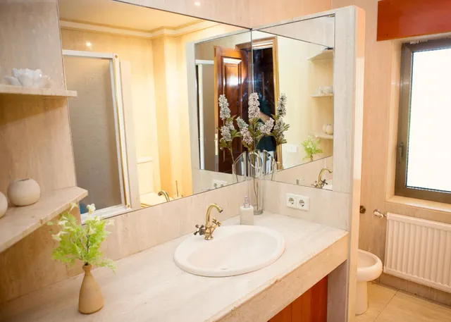 Urbis te ofrece un exclusivo chalet en venta en Salamanca. — 31