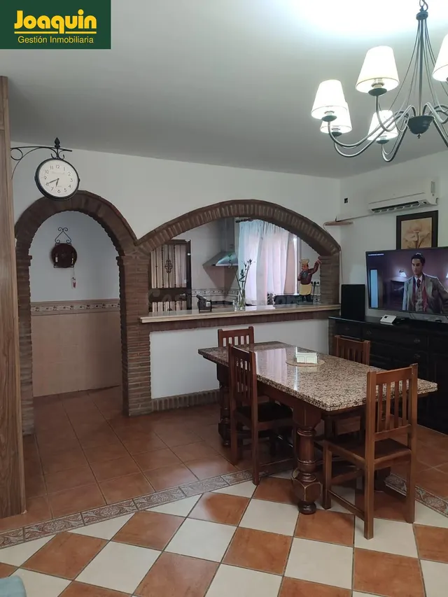 PRECIOSA CASA EN LA ZONA DE MAJANEQUE ¡ CON POSIBILIDAD DE H - foto 3