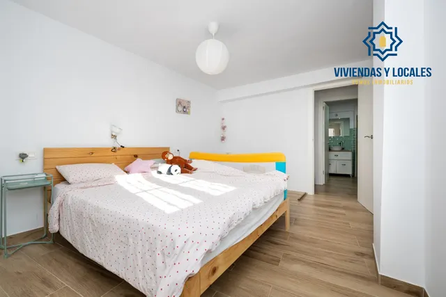 ¡Tu hogar soñado te espera en esta espectacular casa reformada! — 18