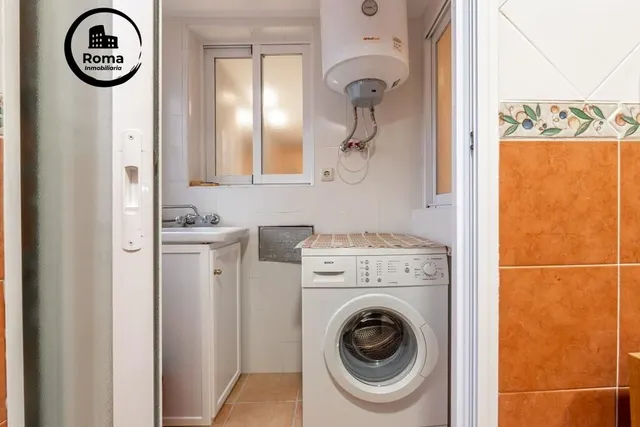 Piso en el centro de Granada, totalmente reformado con dos grandes dormitorios y un baño — 13