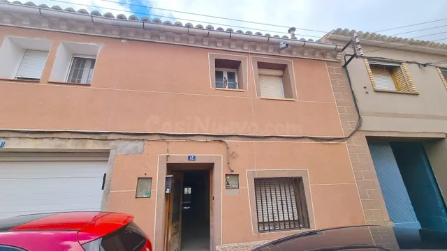 Casa independiente en venta en Torres de Berrellén. Zaragoza