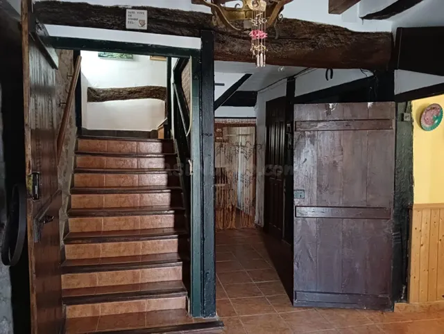 Casa Pareada en Venta en Camprovín, La Rioja - foto 2