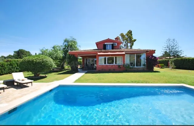 OPPORTUNIDAD CHALET INDEPENDIENTEM CON LICENCIA VACACIONAL 4 - foto 3