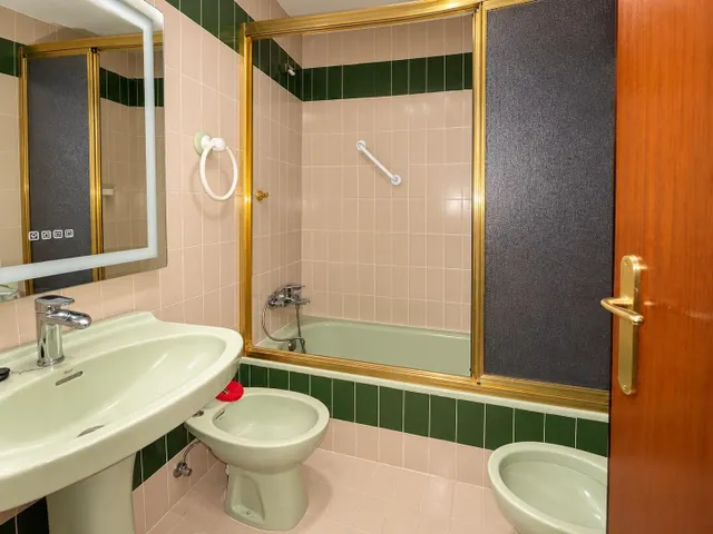 Piso en venta en planta 13 con vistas frontales panorámicas al mar en Residencial Cisne Blanco, Albufereta — 13