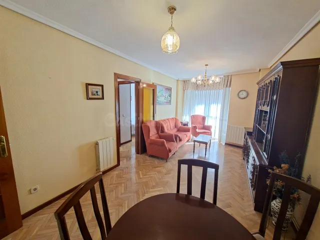 Vivienda de 3 habitaciones libre - foto 4
