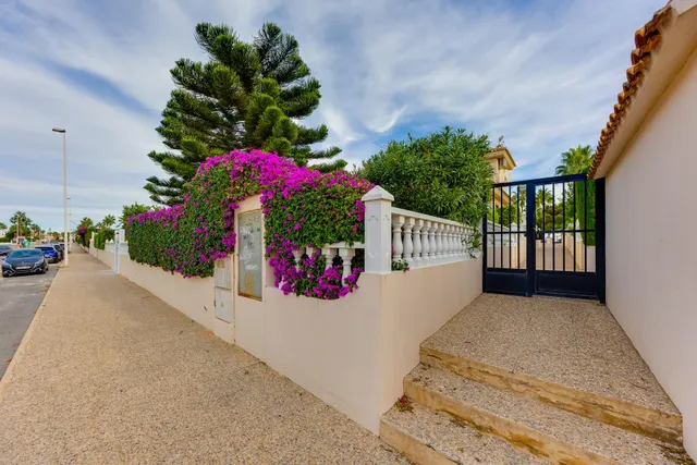 Exclusiva Villa con Jardin de ensueño en Los Dolses, a pasos de La Zenia Boulevard — 49