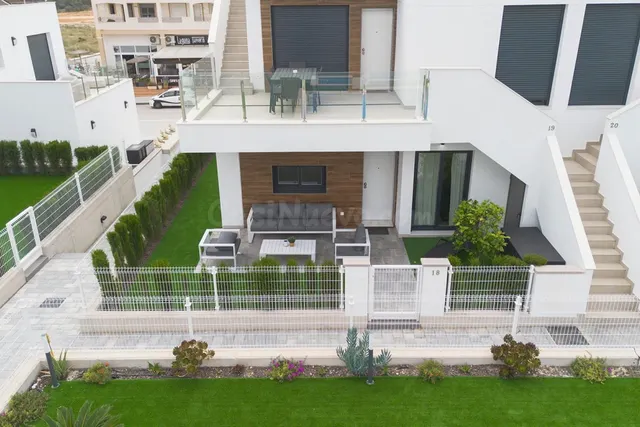 Precioso apartamento en esquina en la exclusiva urbanización