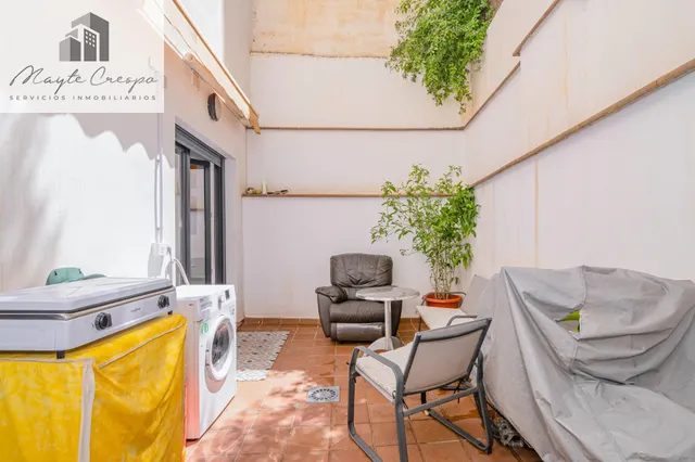 Precioso duplex moderno con patio — 34