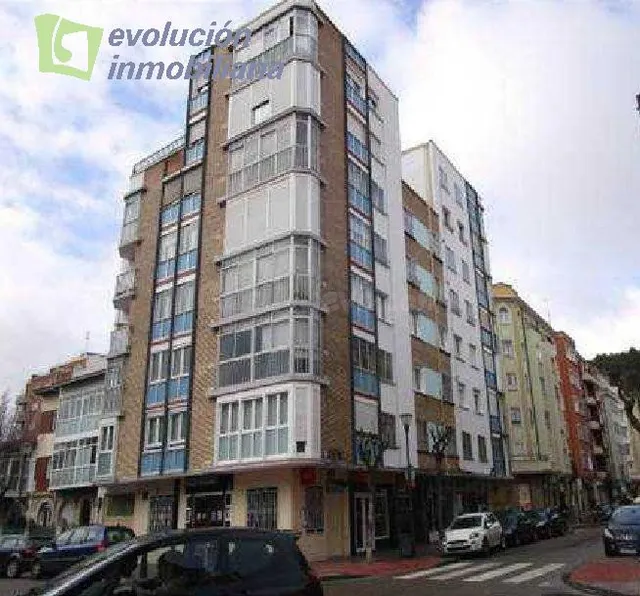 AMPLIO LOCAL EN ZONA CENTRICA EN BURGOS. ZONA VADILLOS. ESCA