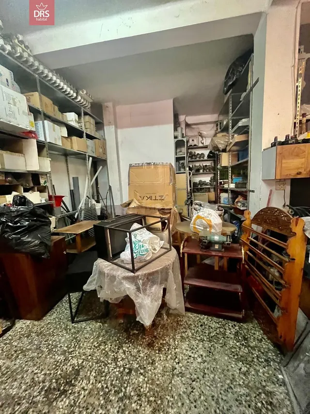 LOCAL COMERCIAL CON VADO EN PLENO CENTRO — 5