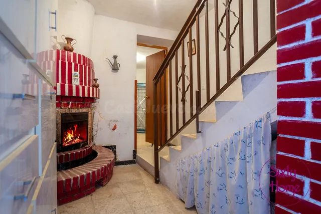 Casa independiente para reformar con almacén en Alconchel de - foto 5