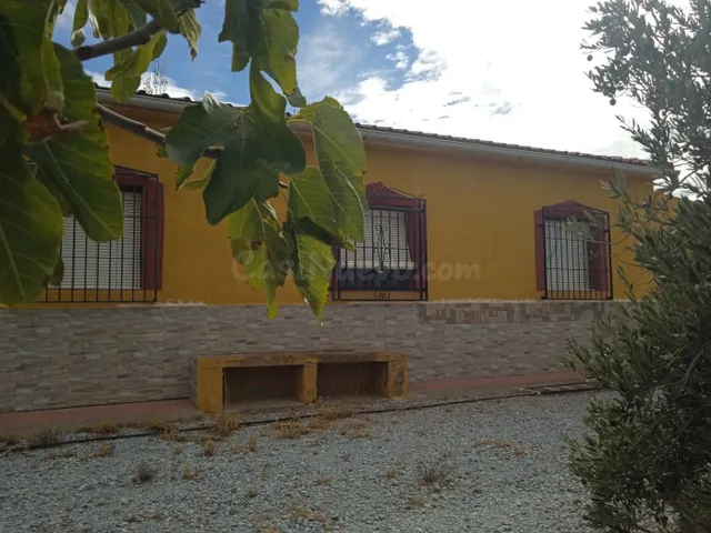 Encantador Cortijo en Freila con vistas al lago - foto 2