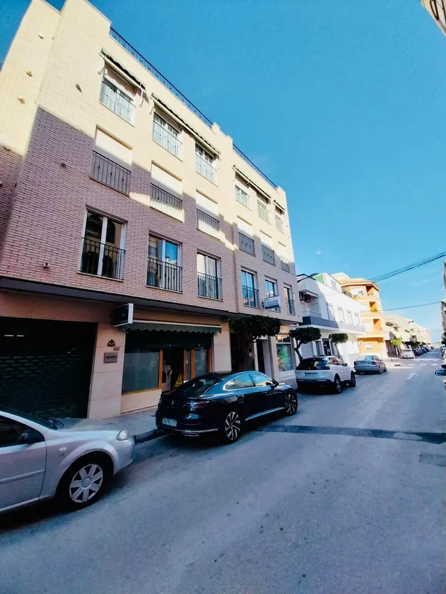 Piso de gran tamaño y excelentes calidades en pleno centro de Almoradí. — 47