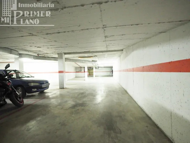 SE VENDE garaje + trastero en zona centro junto a calle Doña - foto 3