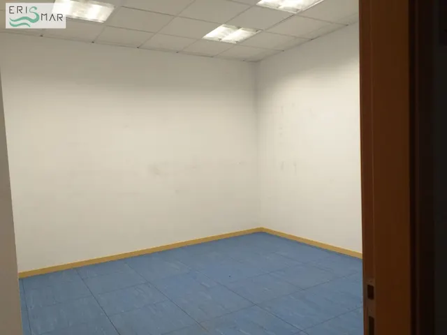 LOCAL COMERCIAL EN ALQUILER Y VENTA EN NAVALCARNERO — 35