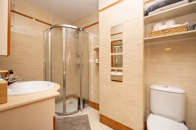 Piso y cochera en venta junto Acera de Darro. — 32