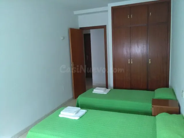 SE ALQUILAN PISOS PARA EMPRESAS,ALCAÑIZ - foto 4