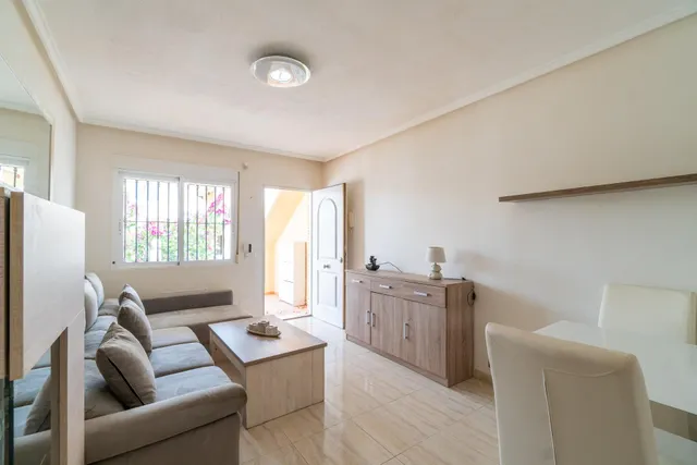 Planta baja con amplio jardín en Orihuela Costa ( Los Dolses ) de 2 dormitorios y 2 baños — 18