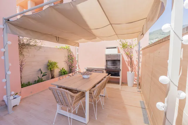 Chalet con Vistas al Mar  y la Montaña – Ubicación Privilegiada — 9