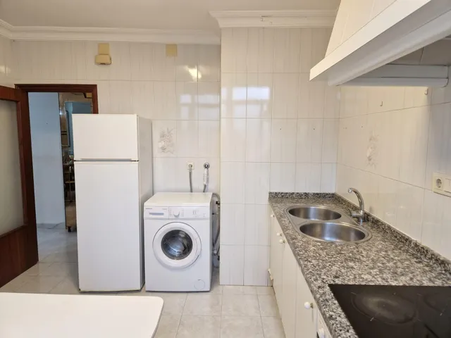 Bajo de 90 m2 con 4 dormitorios, patio y cuartillo en zona tranquila de Ayamonte — 9