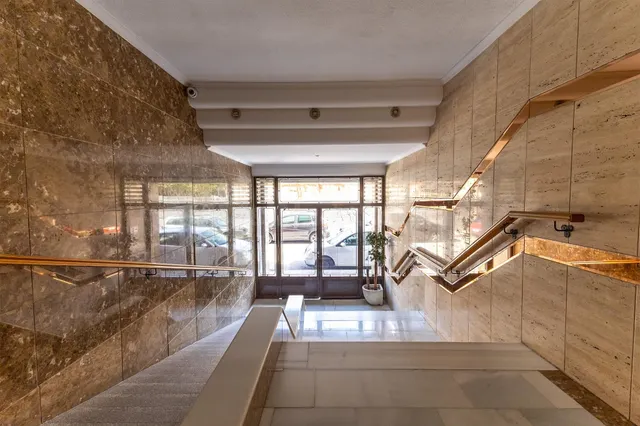 ✨ Piso recién reformado listo para entrar a vivir en AV. TEODOMIRO, céntrico, 3 habitaciones, 2 baños, muy luminoso 🏙️ — 25