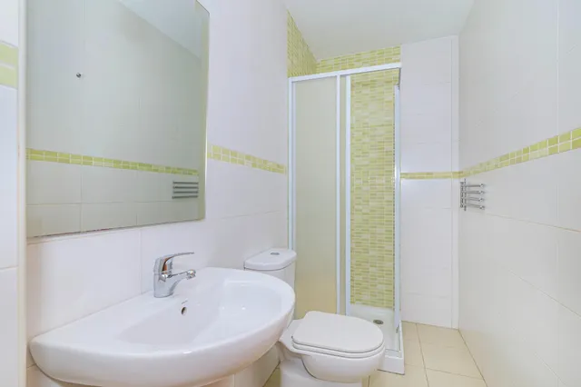 El orden diario también empieza por tener dos baños. — 31