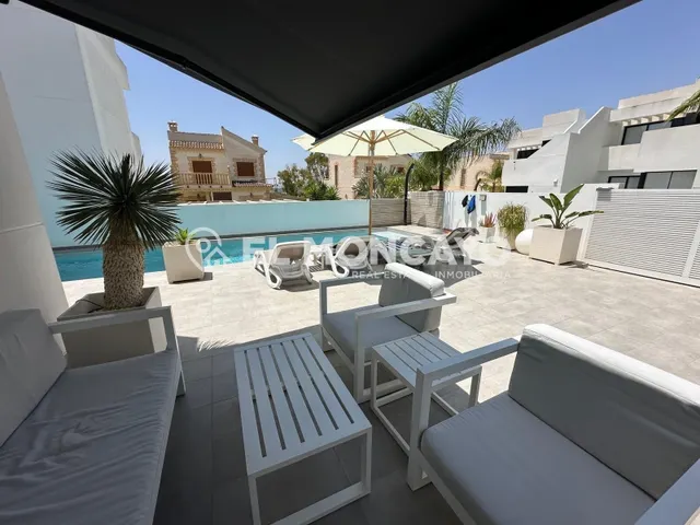 Fantástica villa de lujo con piscina privada de agua salada en Urbanización La Marina, San Fulgencio, Costa Blanca — 3