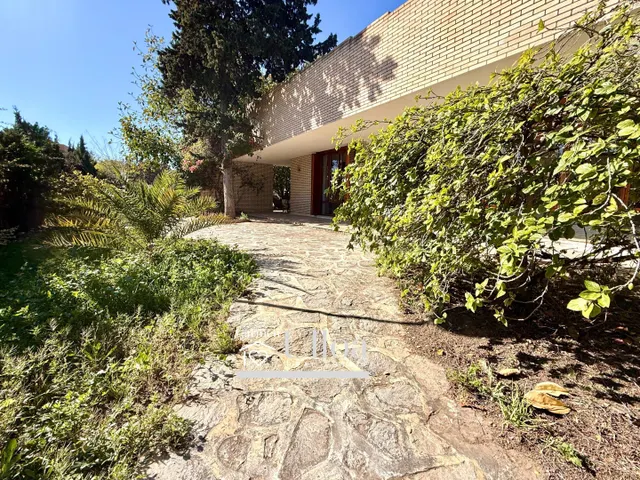 EXCLUSIVO CHALET INDEPENDIENTE CON GRAN PARCELA Y PISCINA PR - foto 5