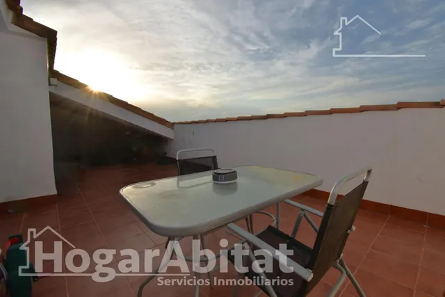 PRECIOSO ÁTIO CON TERRAZA Y TRES BALCONES — 15